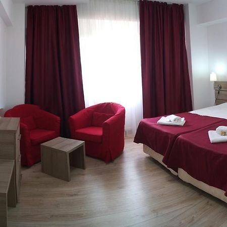 Hotel Отопени Стая снимка