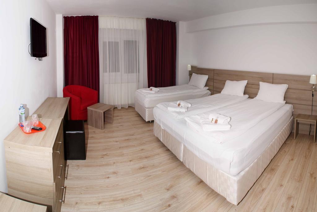 Hotel Отопени Стая снимка