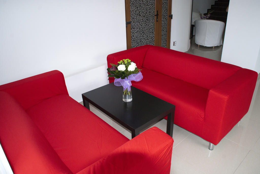 Hotel Отопени Екстериор снимка
