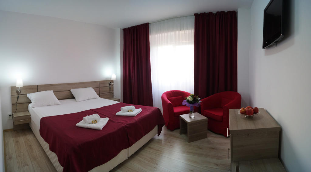Hotel Отопени Стая снимка