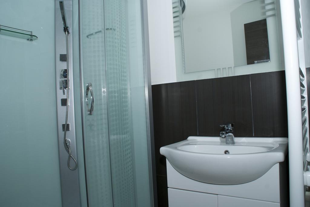 Hotel Отопени Стая снимка